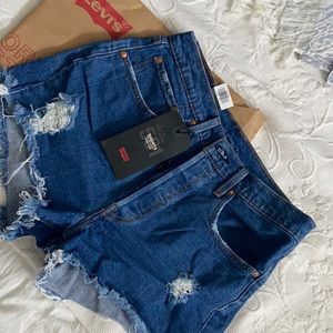 Levi’s high rise shorts size 30